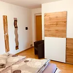 Апартаменти Haus Jenewein Manfred *