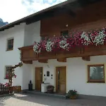 Haus Jenewein Manfred * Neustift im Stubaital