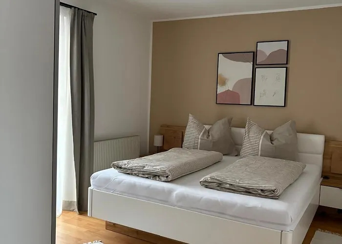 Haus Jenewein Manfred * ניוסטיפט אים סטובאיטל